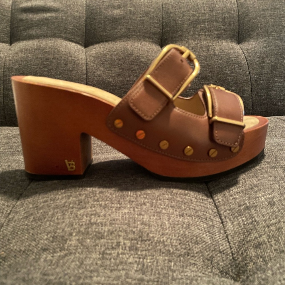 Veronica Beard sandals 🤎